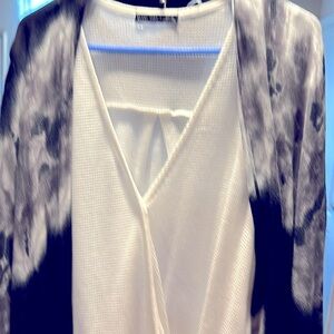 Black tape long sleeve white & BW Kimano